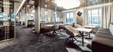 Megastarilla on 3 matkustusluokkaa, mm. Business Lounge
